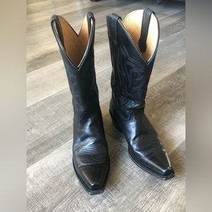 Black SHYANNE Cowboy Boots. Size 8z